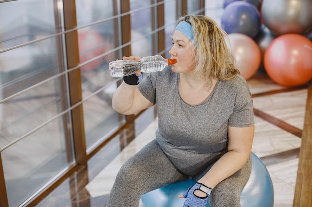 The 60-Day Low-Impact Hydration Challenge: Simple Steps to Boost Your Water Intake & Track Real Progress