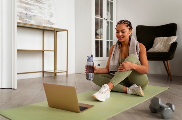 No-Equipment, Low-Carb & Effective: Your 45-Minute Daily Routine for Lasting Results