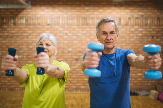 Free Weights or Machines? The Smart Strength Training Guide for Healthy Aging with Hypertension