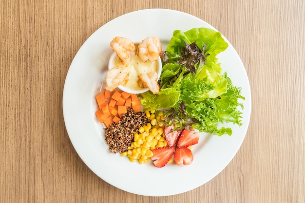 Balanced meal following DASH diet principles