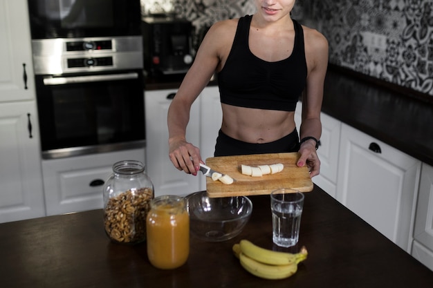 The 15-Minute Weekly Meal Prep Hack for Busy Desk Workers: Build Muscle Without the Gym Obsession