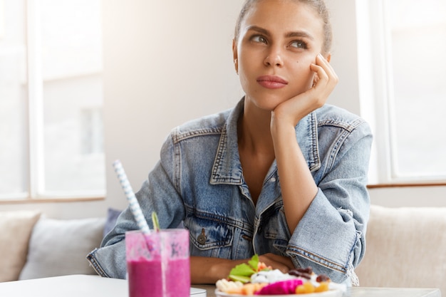 18 Mindful Habits for Sustainable Weight Loss: What to Do, Why It Works, and How to Make It Stick