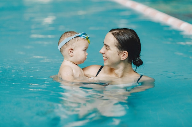 Swimming After Baby: 5 Easy Tips for New Moms to Rebuild Strength and Confidence