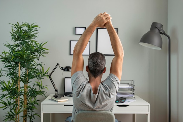 Stay Strong at Your Desk: The Ultimate Injury Prevention & VO₂ Max Boost Guide for Office Workers