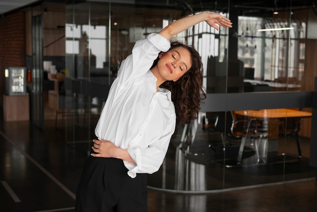 Revitalize Your Workday: How 15 Minutes of Daily Pilates Boosts Mental Clarity and Reduces Office Stress