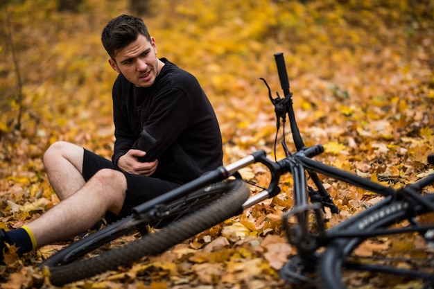 Cyclist performing single-leg drill on stationary bike