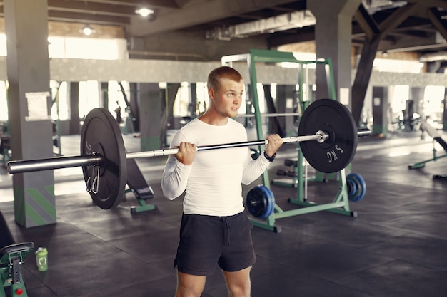 20 Common Muscle-Building Mistakes (And How to Fix Them Like a Pro Coach)