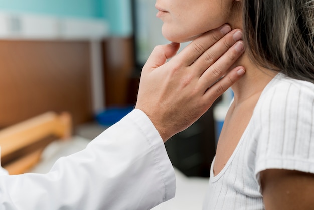Illustration of thyroid gland with supporting lifestyle factors