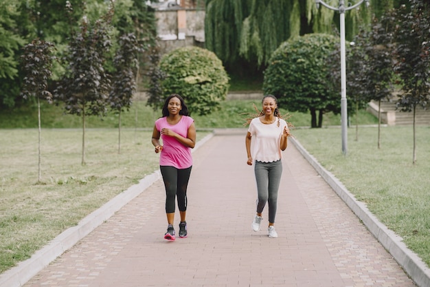 Walking vs Jogging: Which One Wins for Blood Sugar Control in Real Life?