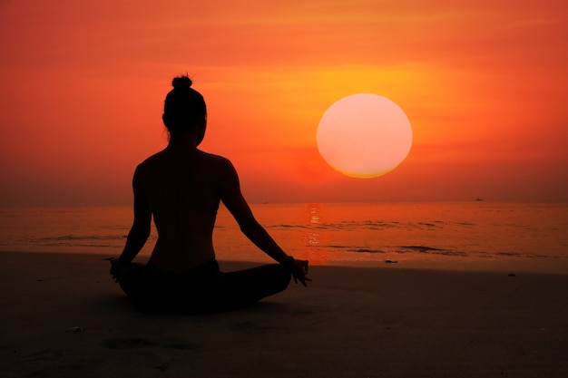 Revitalize After 40: A Woman’s Guide to Smarter Recovery Programs